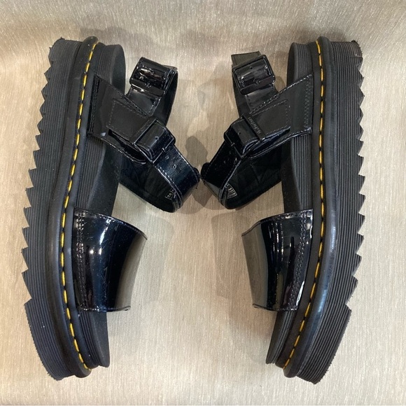 DR  MARTENS Sz 10 Voss Patent Leather Platform Buckle Closure Sandals - Picture 8 of 11